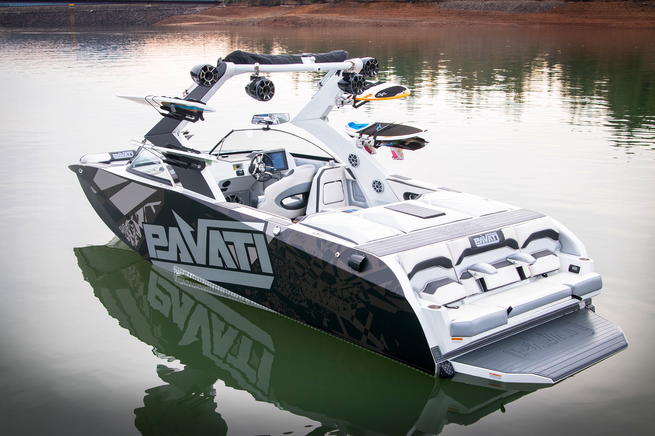 Pavati Wake Boat: The Ultimate Choice for Watersports Enthusiasts